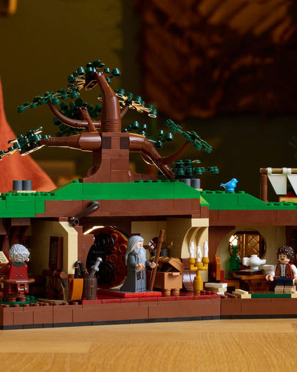 LEGO® ICONS The Lord of the Rings: The Shire™ 10354