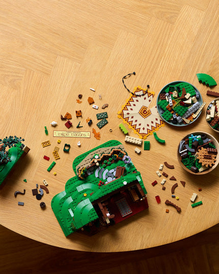 LEGO® ICONS The Lord of the Rings: The Shire™ 10354