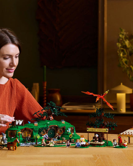 LEGO® ICONS The Lord of the Rings: The Shire™ 10354