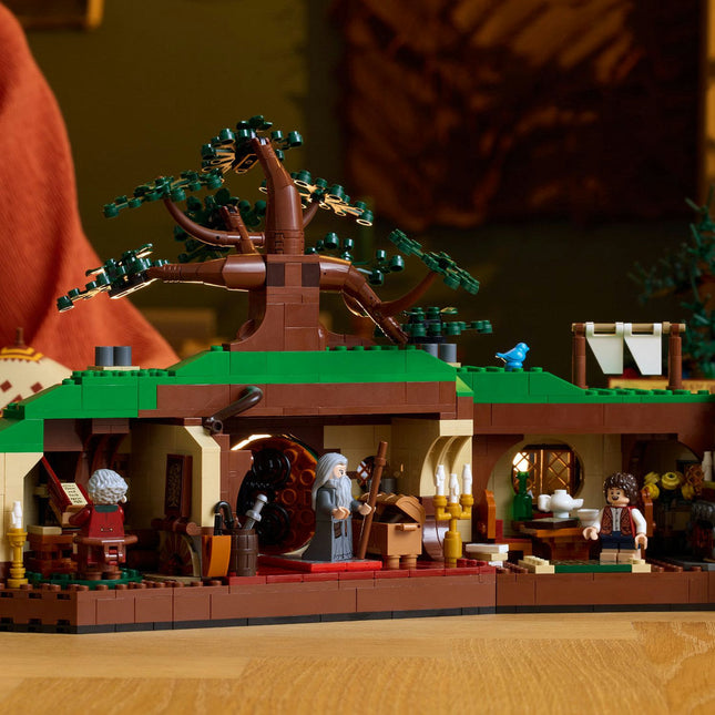 LEGO® ICONS The Lord of the Rings: The Shire™ 10354