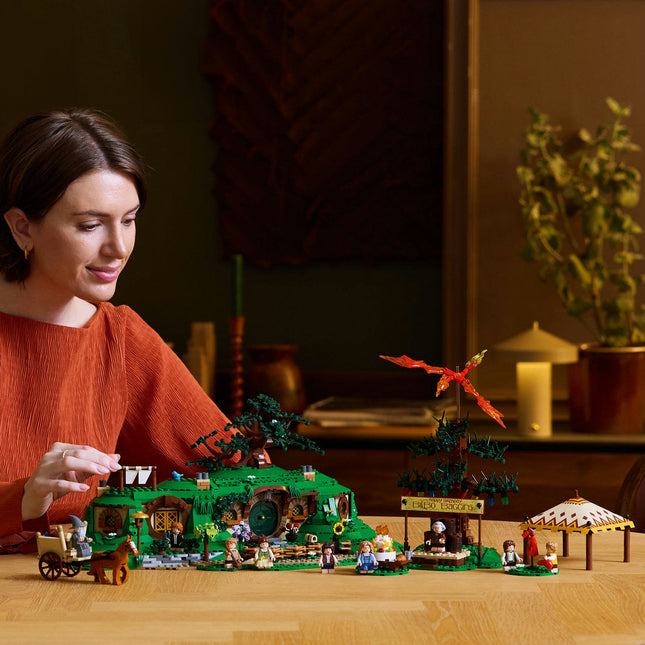 LEGO® ICONS The Lord of the Rings: The Shire™ 10354