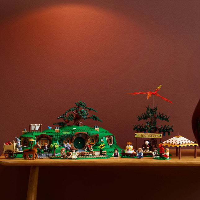 LEGO® ICONS The Lord of the Rings: The Shire™ 10354