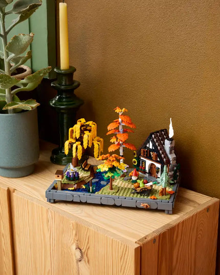 LEGO® Icons Autumn Cottage Garden Model Building Kit 11372