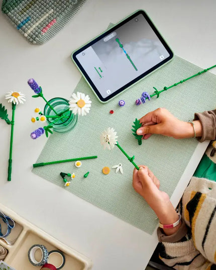 LEGO® Botanicals Daisies Flower Decor 11508