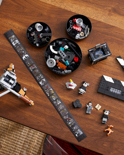 LEGO® ǀ Disney Walt Disney Tribute Camera Building Kit 43230