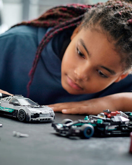 LEGO® Speed Champions Mercedes-AMG F1 W12 E Performance & Mercedes-AMG Project One 76909
