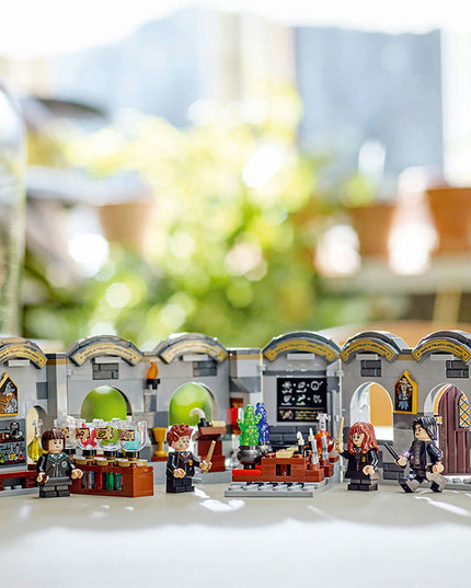 LEGO® Harry Potter™ Hogwarts Castle: Potions Class Set 76431
