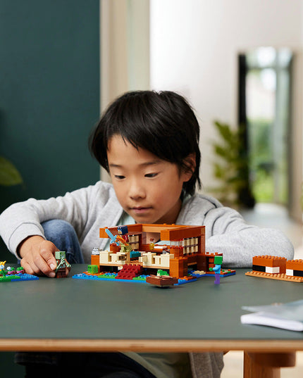 LEGO® Minecraft® The Frog House Set 21256