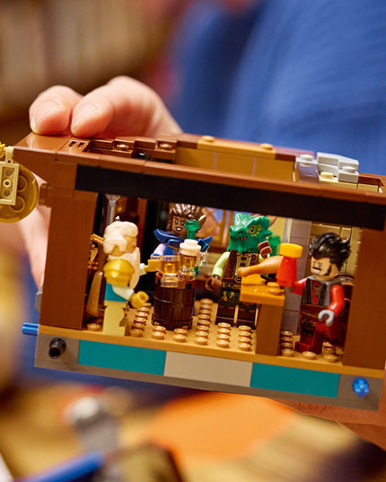 LEGO® Ideas Dungeons & Dragons: Red Dragon’s Tale Set 21348
