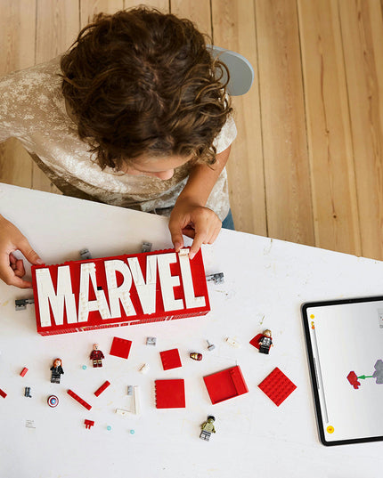 LEGO® Marvel: MARVEL Logo & Minifigures Building Toy 76313