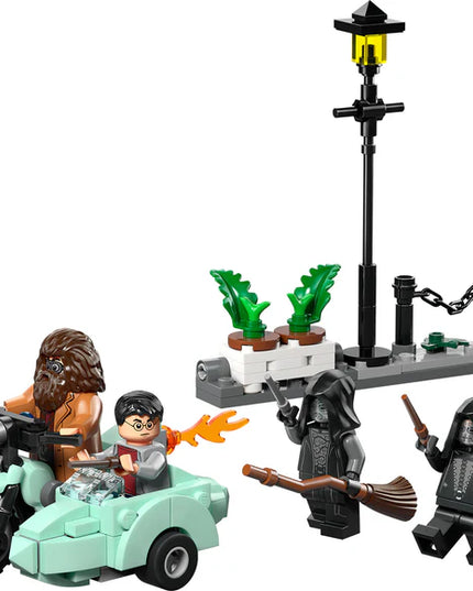 LEGO® Harry Potter™ Hagrid™ & Harry’s Privet Drive Escape 76459