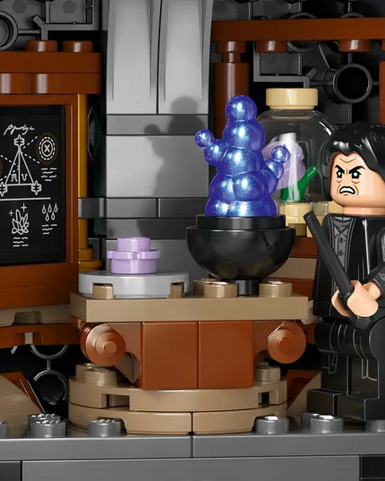 LEGO® Harry Potter™ Cauldron: Secret Potions Classroom 76464