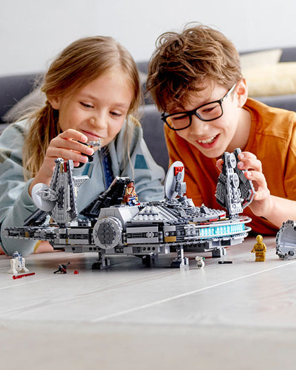 LEGO® Star Wars: The Rise of Skywalker Millennium Falcon™ Building Kit 75257