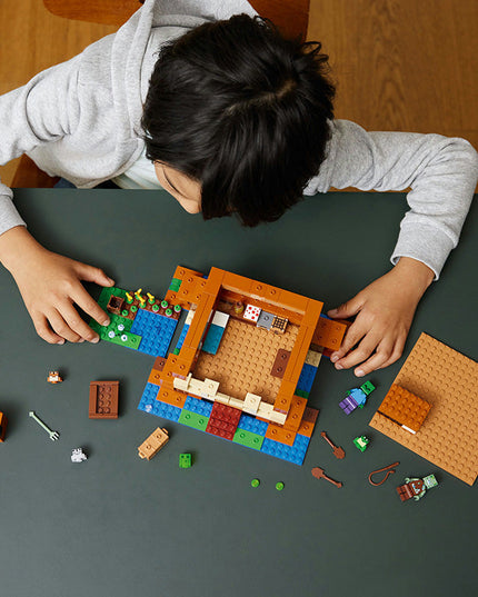 LEGO® Minecraft® The Frog House Set 21256