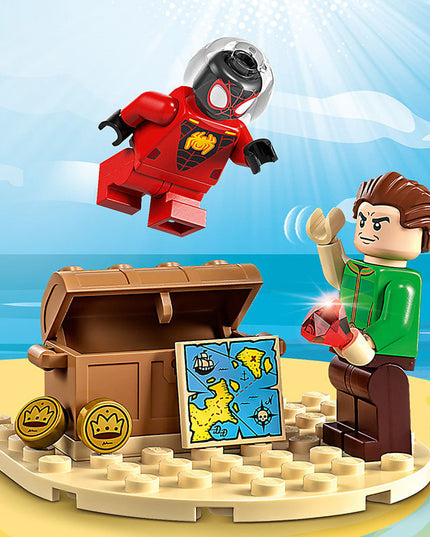 LEGO® Marvel Team Spidey at Green Goblin's Lighthouse 10790