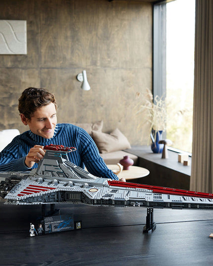 LEGO® Star Wars™ Venator-Class Republic Attack Cruiser UCS Building Kit 75367