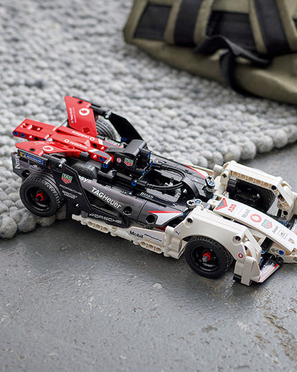 LEGO® Technic Formula E® Porsche 99X Electric 42137