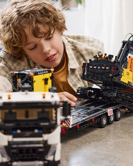 LEGO® Technic™ Volvo FMX Truck & EC230 Electric Excavator 42175