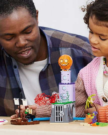 LEGO® Marvel Team Spidey at Green Goblin's Lighthouse 10790