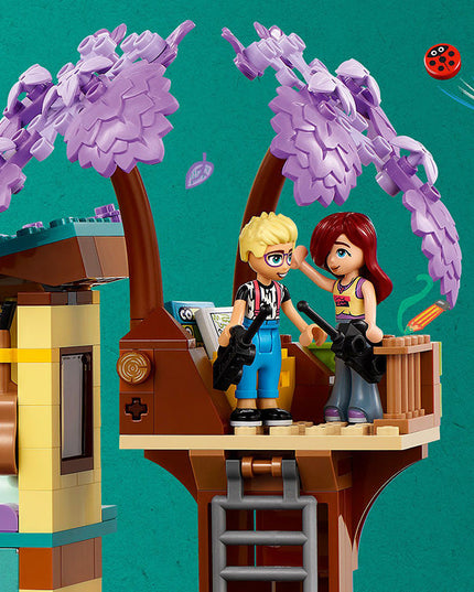 LEGO® Friends Olly and Paisley's Family Houses 42620