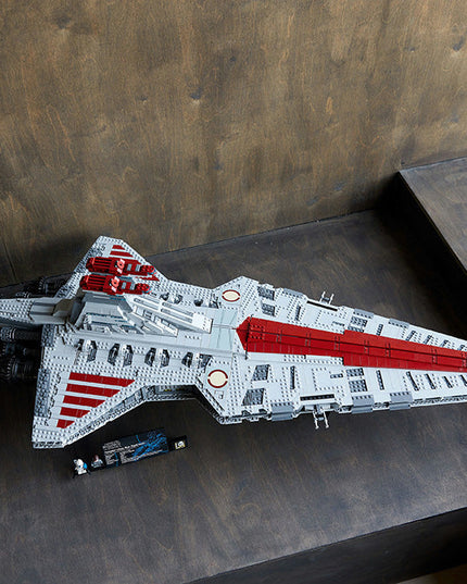 LEGO® Star Wars™ Venator-Class Republic Attack Cruiser UCS Building Kit 75367